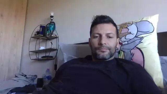 Offline goroasroma on Cam4