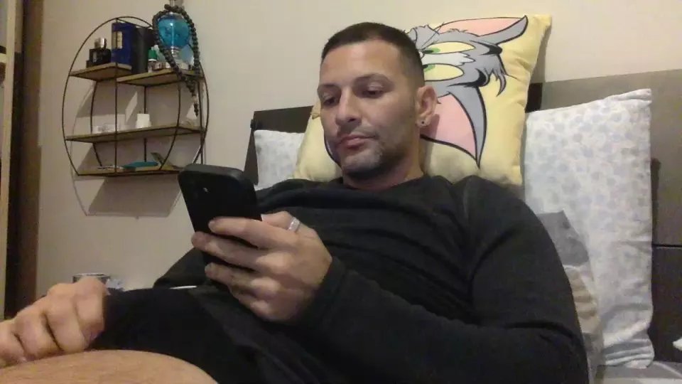 Offline goroasroma on Cam4