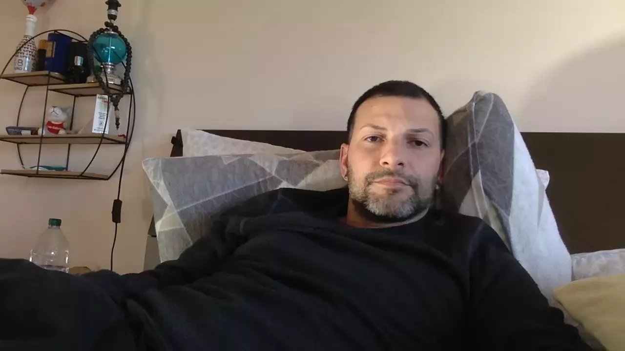 Offline goroasroma on Cam4