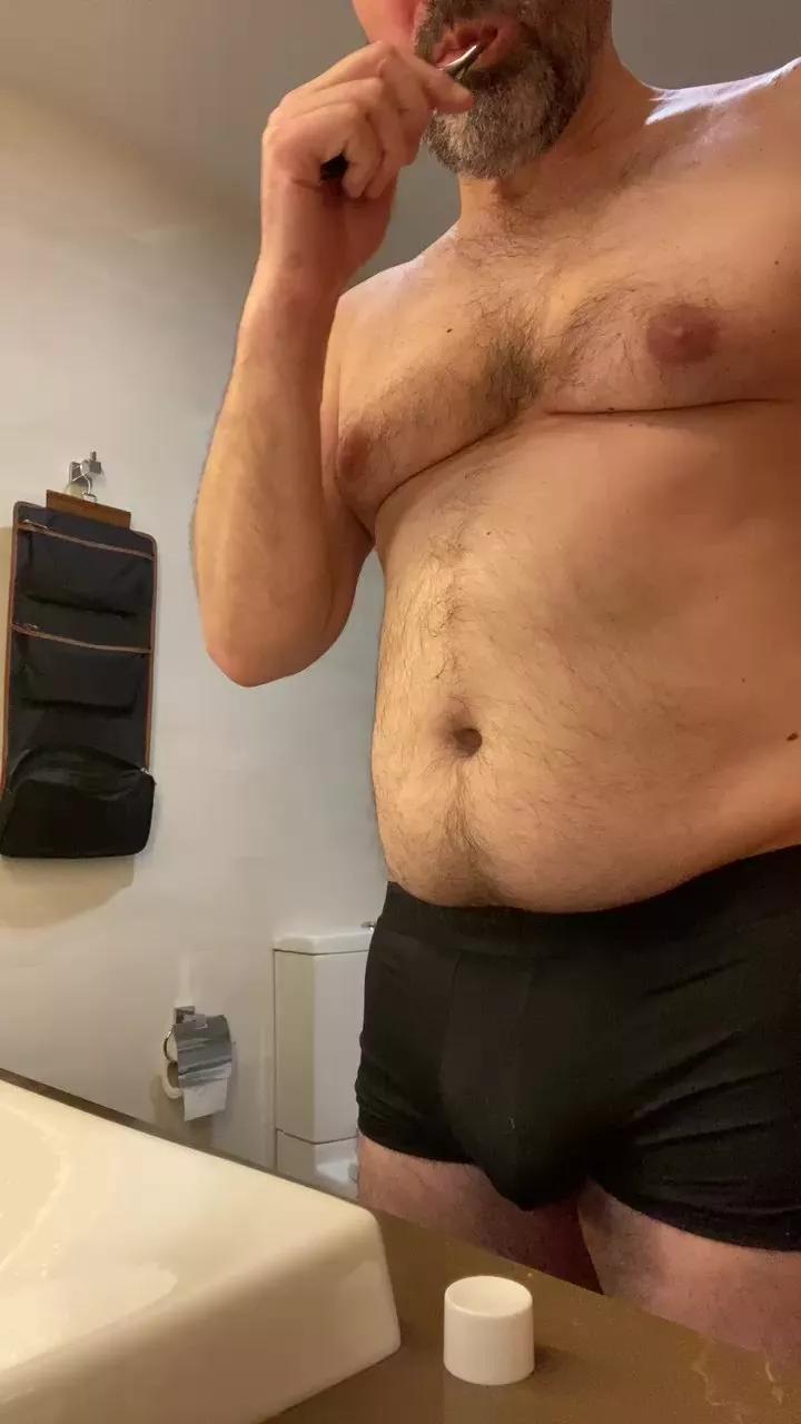grizzlyparisien on Cam4 