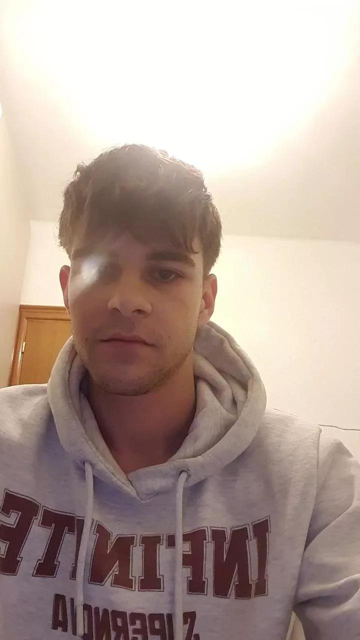 Gustabo67 on Cam4 