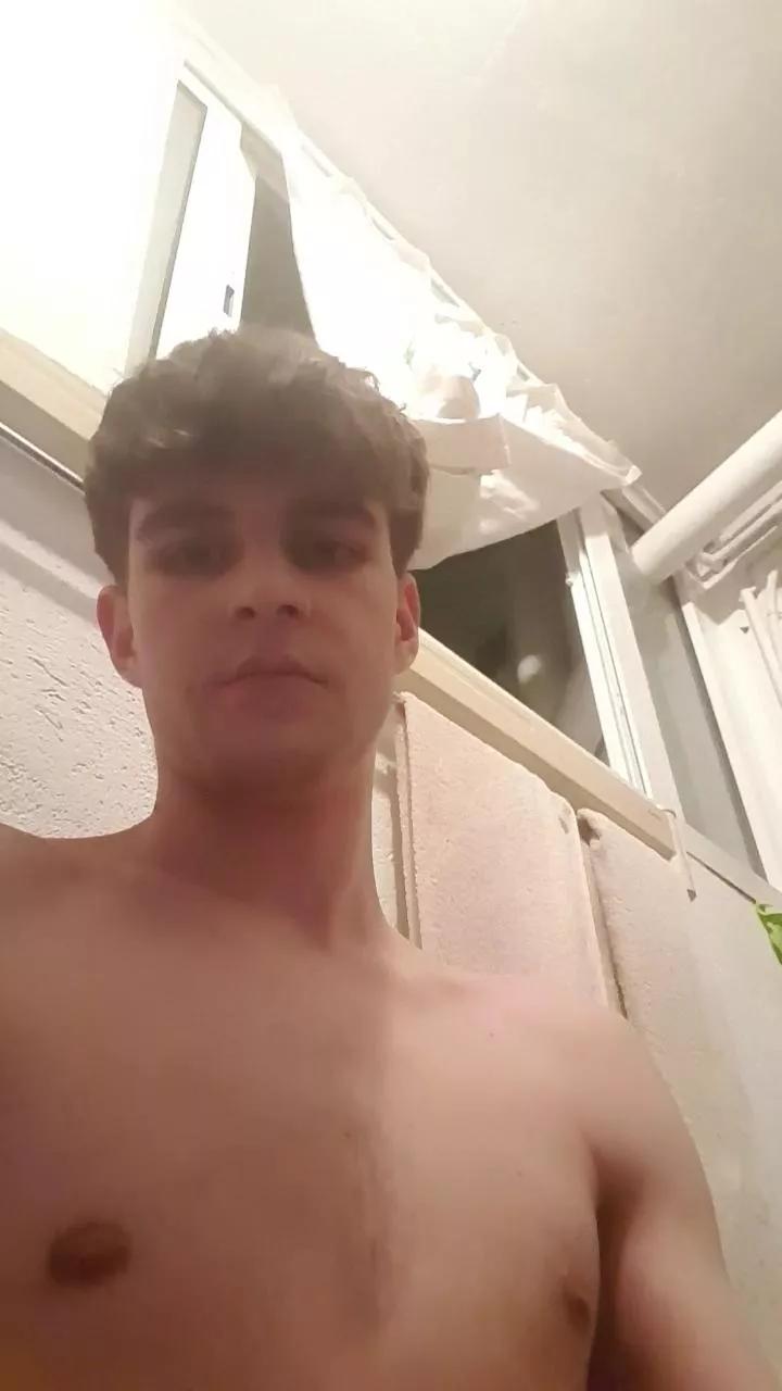 Gustabo67 on Cam4 