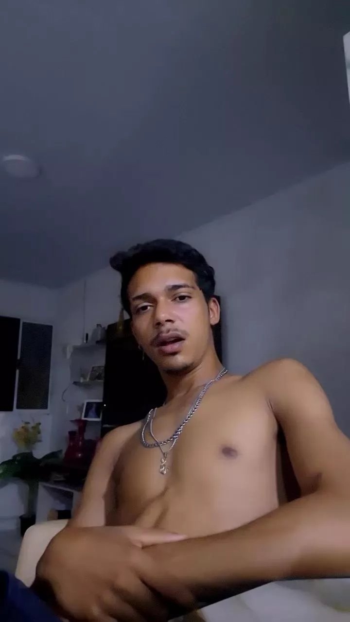 Offline GustaThy on Cam4