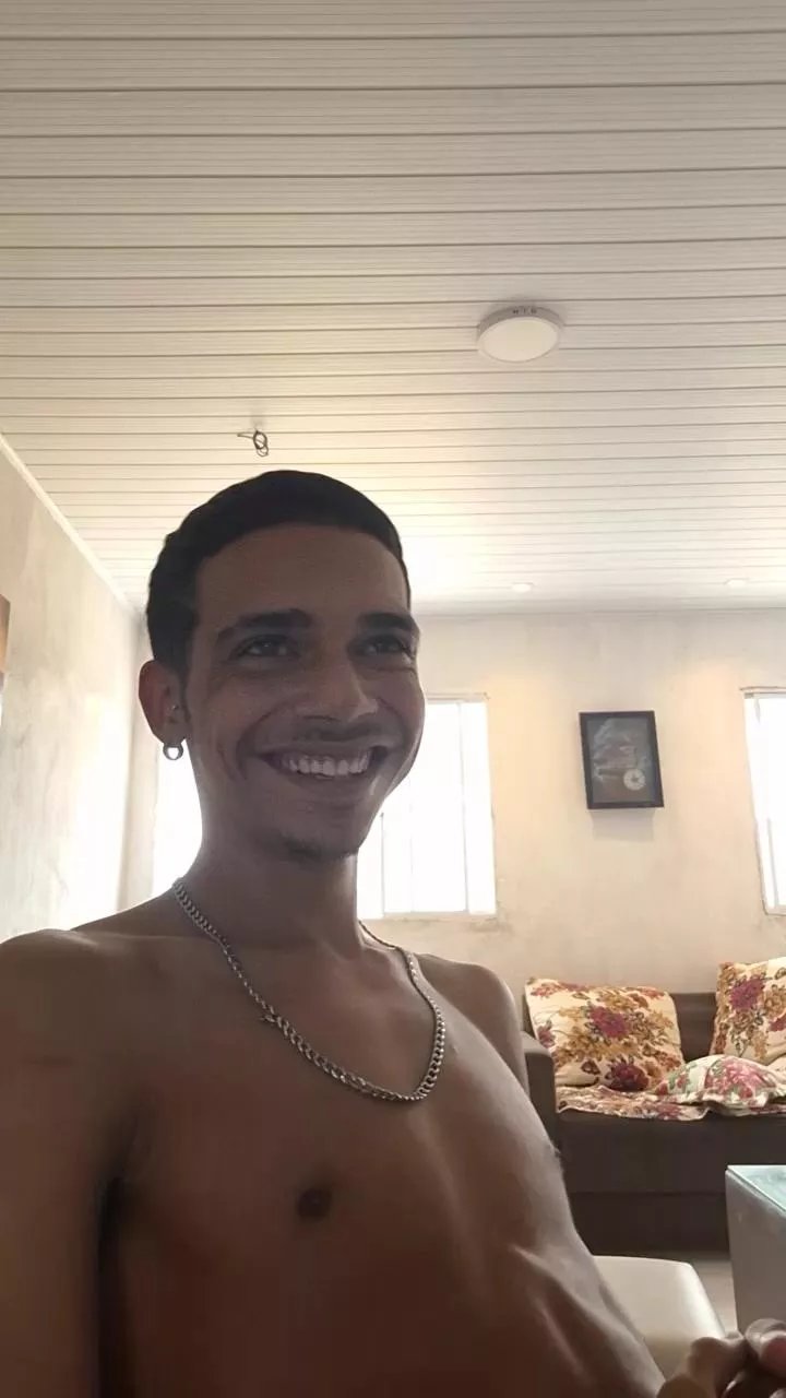 Offline GustaThy on Cam4