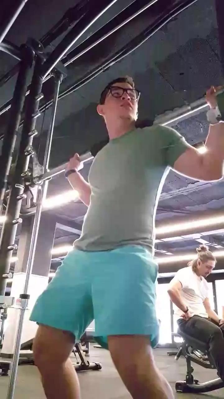 gym25pe on Cam4 