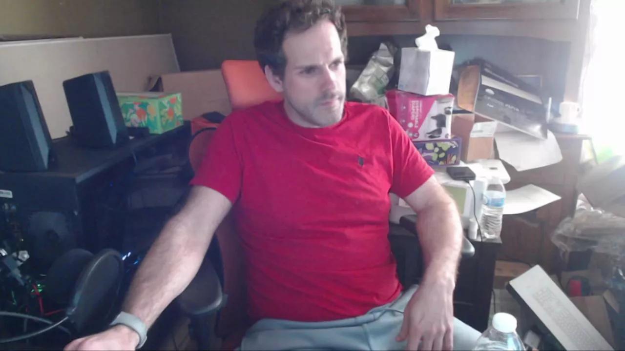 hairyhornyguy on Cam4 