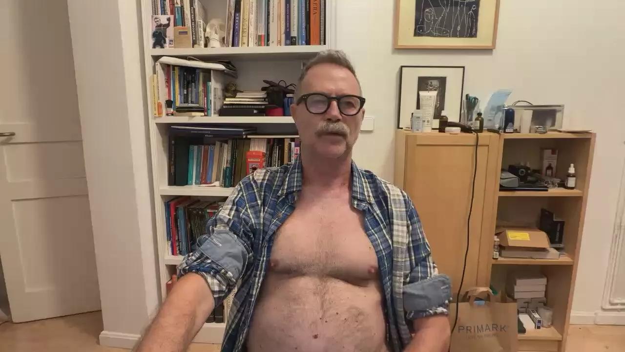 hairystd on Cam4 