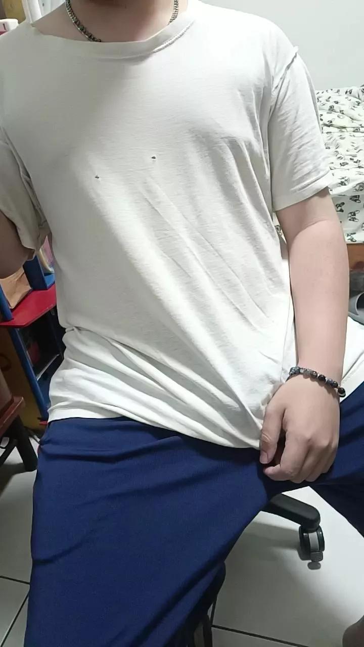 Happyboy708 on Cam4 