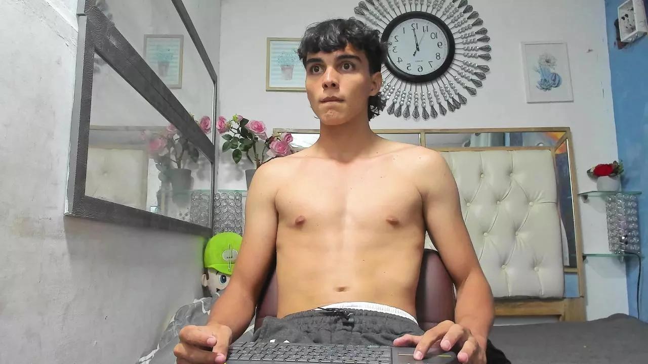 heiker_ on Cam4 