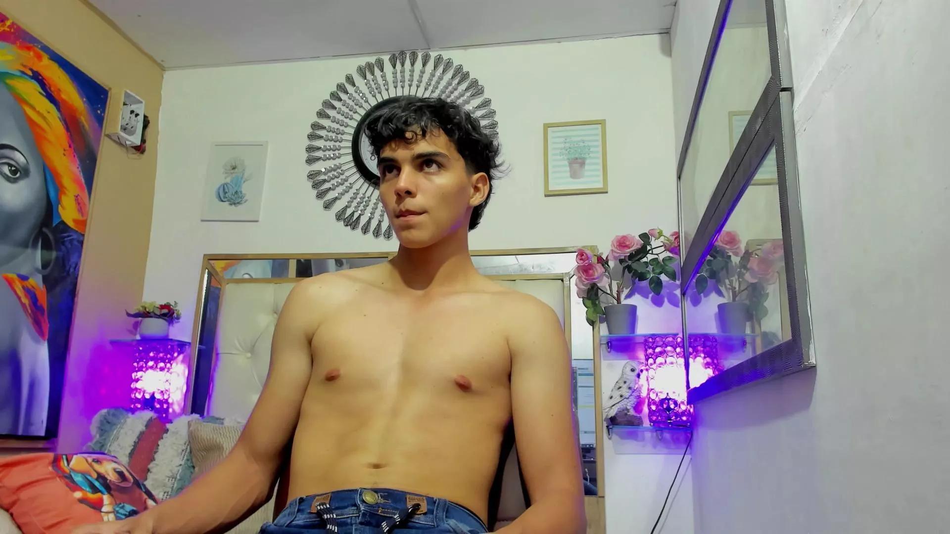 heiker_ on Cam4 