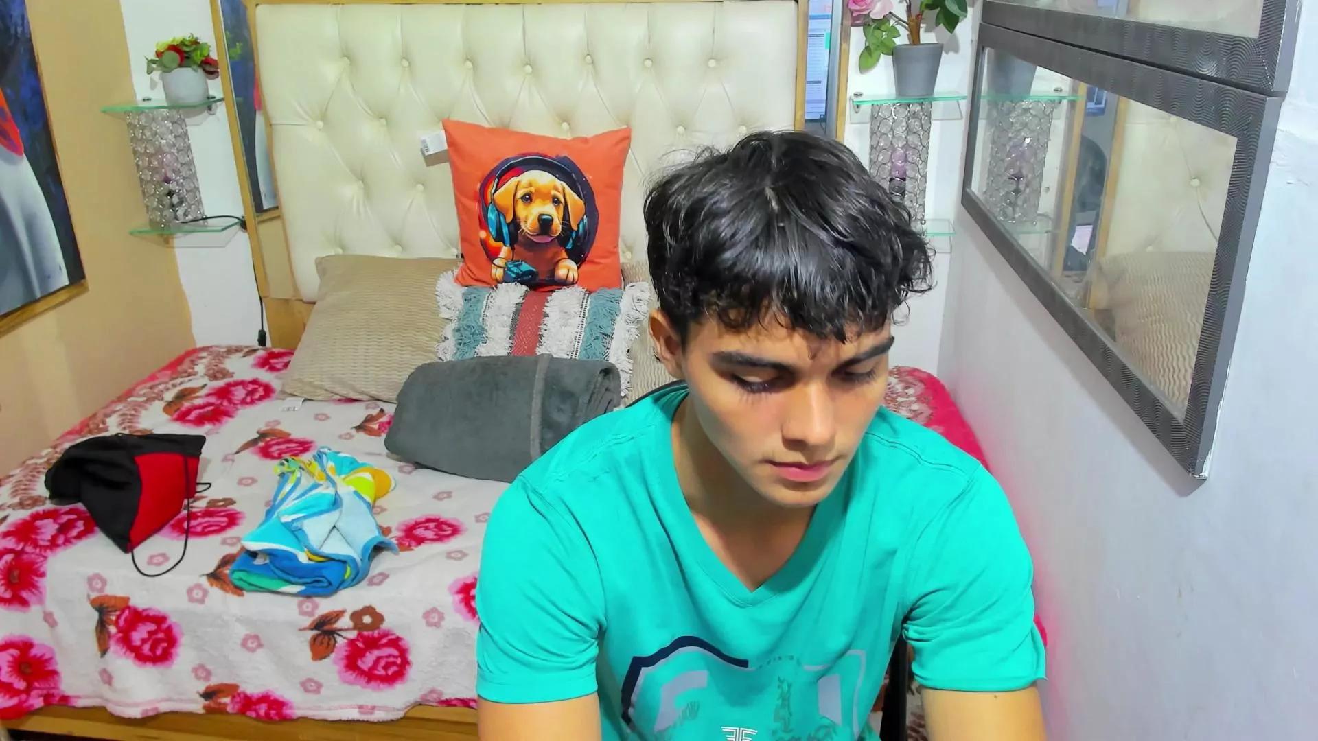 heiker_ on Cam4 