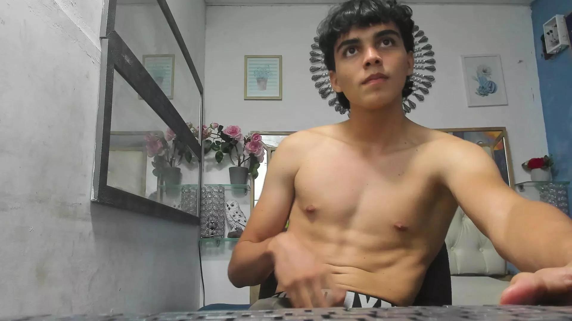 heiker_ on Cam4 