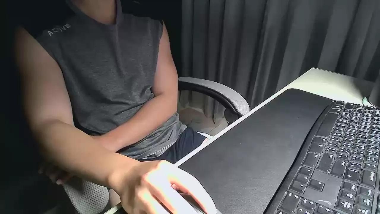 Heycumboy on Cam4 