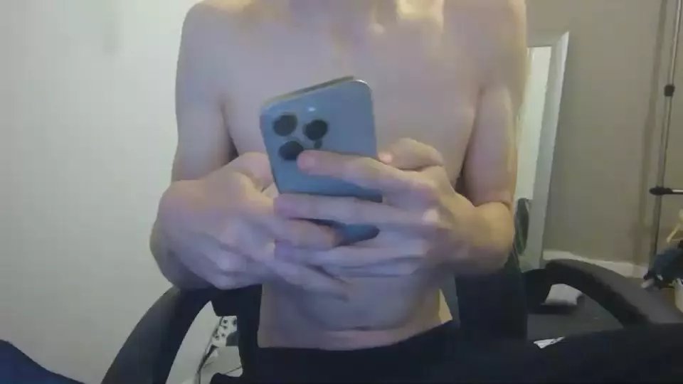 Offline hornyladd94 on Cam4