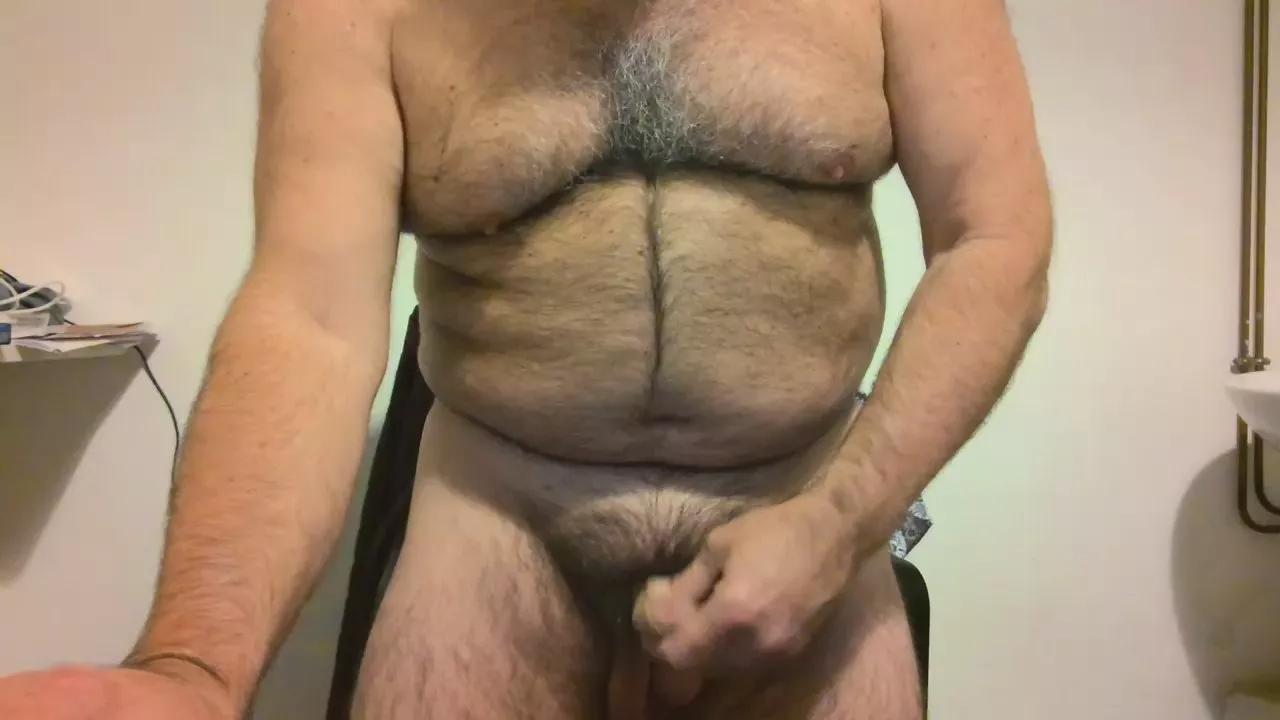 hotbearhot on Cam4 
