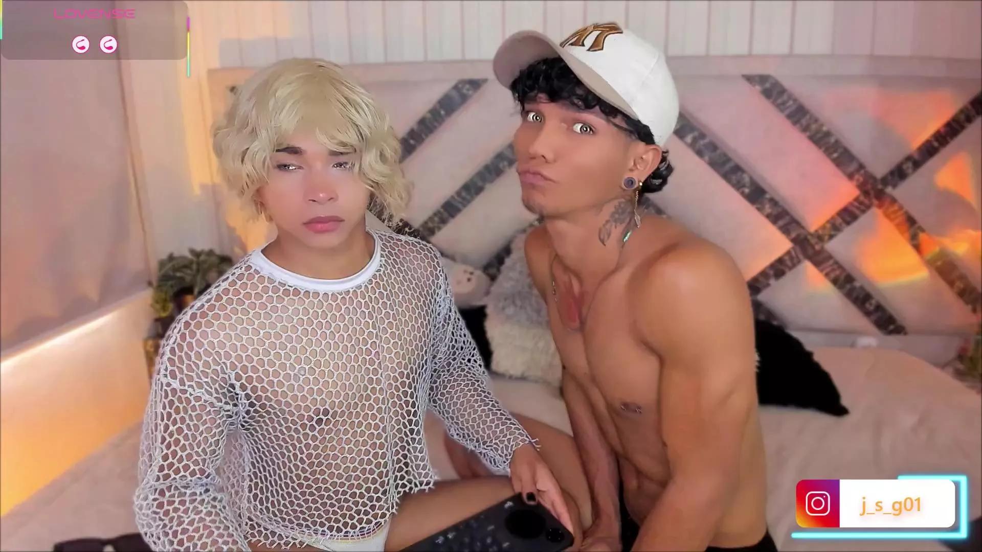 HOTGUYS01 on Cam4 