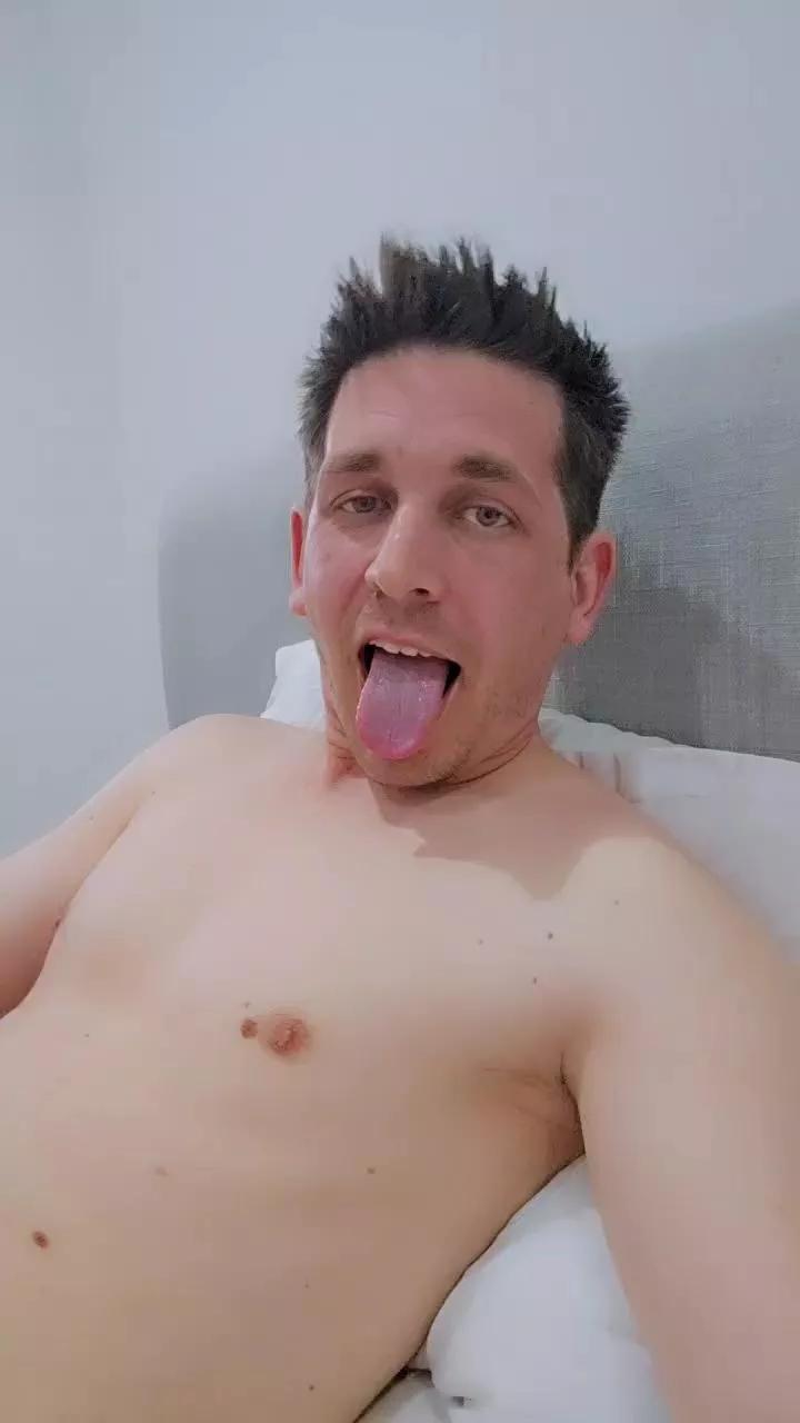 hotstr8boi on Cam4 