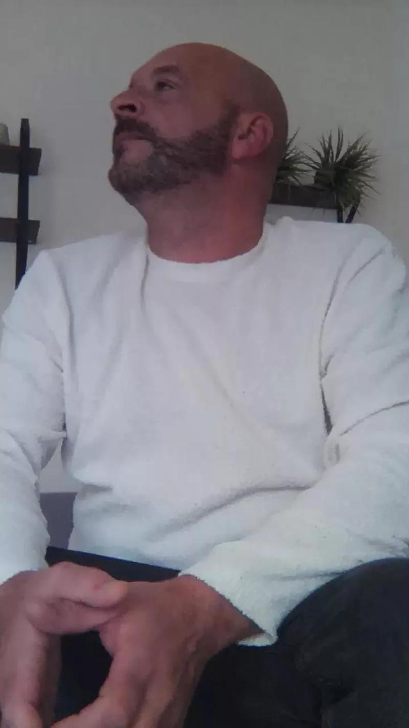 Hotti00 on Cam4 