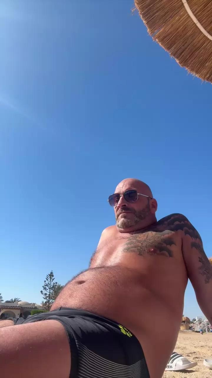 Hotti00 on Cam4 