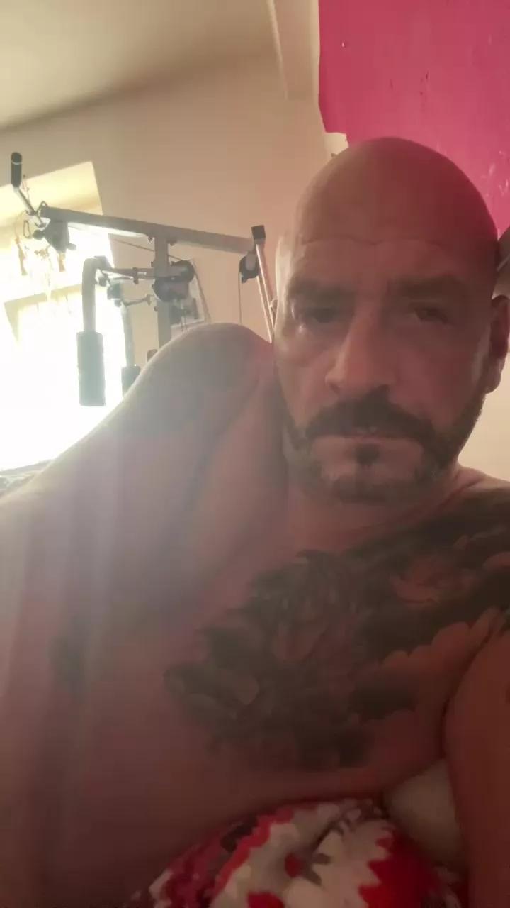Hotti00 on Cam4 