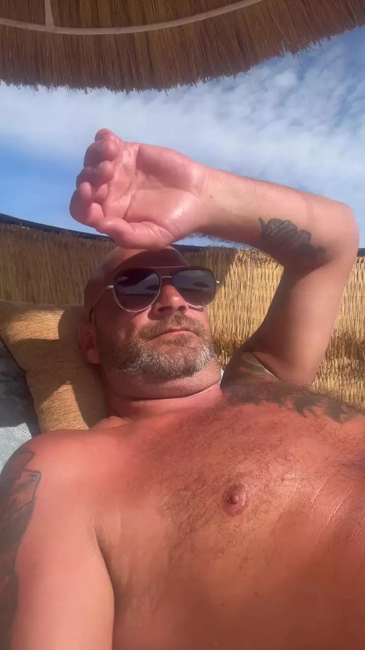 Hotti00 on Cam4 