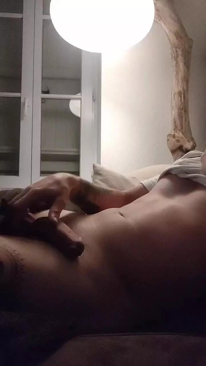 Hugzz08 on Cam4 