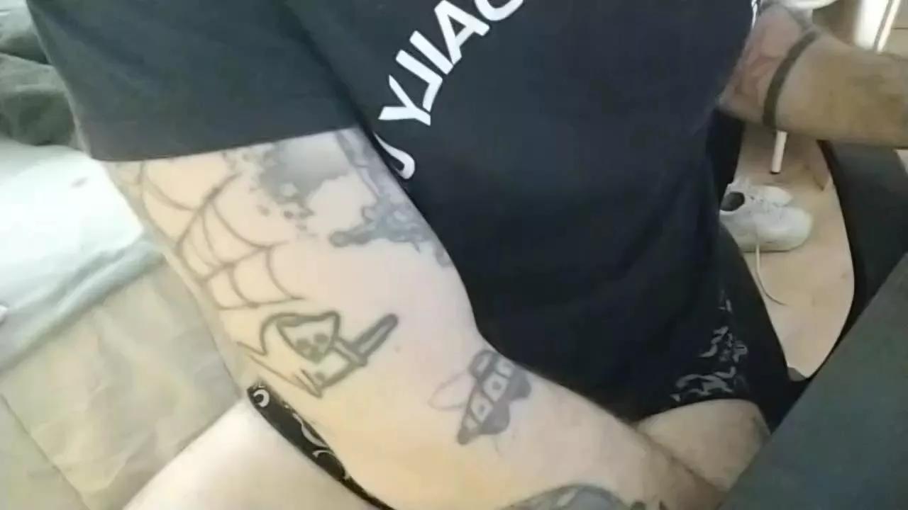 Ivancito83 on Cam4 