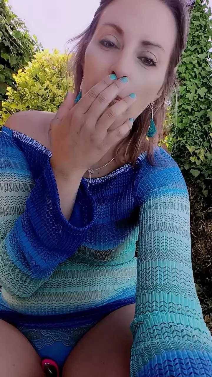 Offline Jade_emeraud on Cam4