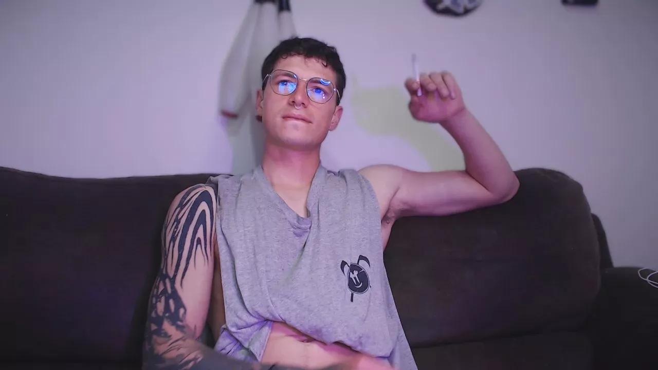 jamesss_ on Cam4 