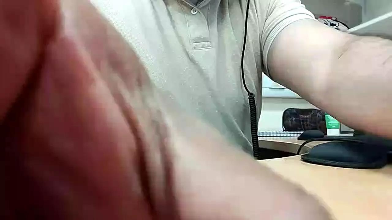 Javi_mexican on Cam4 