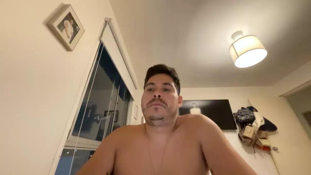 Javier00282 on Cam4 