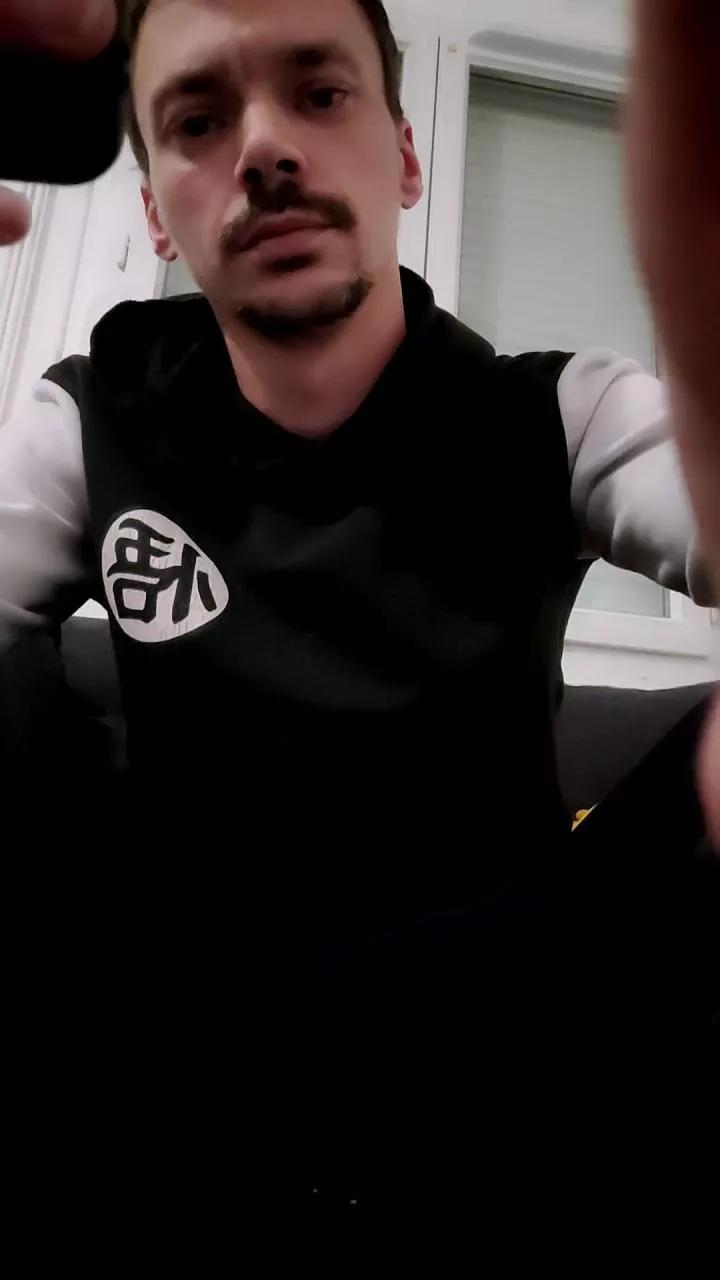 Jerjer42 on Cam4 
