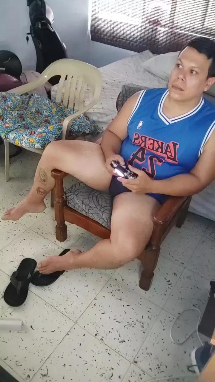 Johnkln on Cam4 