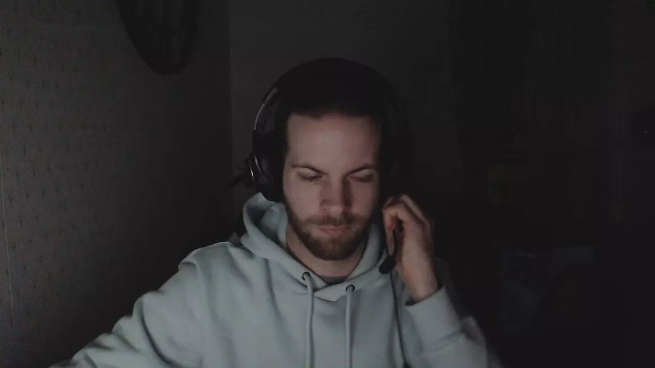 Offline jolicocckfr on Cam4