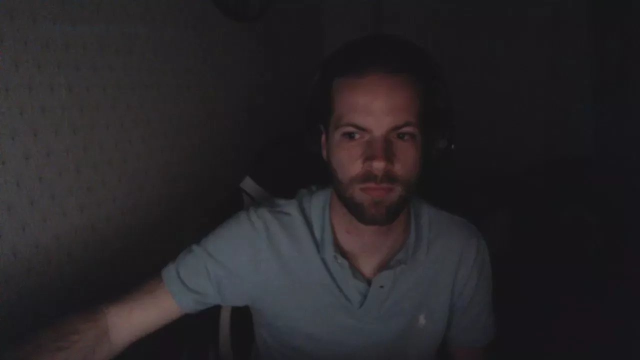 Offline jolicocckfr on Cam4