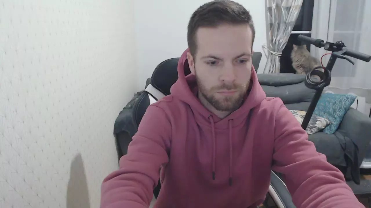 Offline jolicocckfr on Cam4