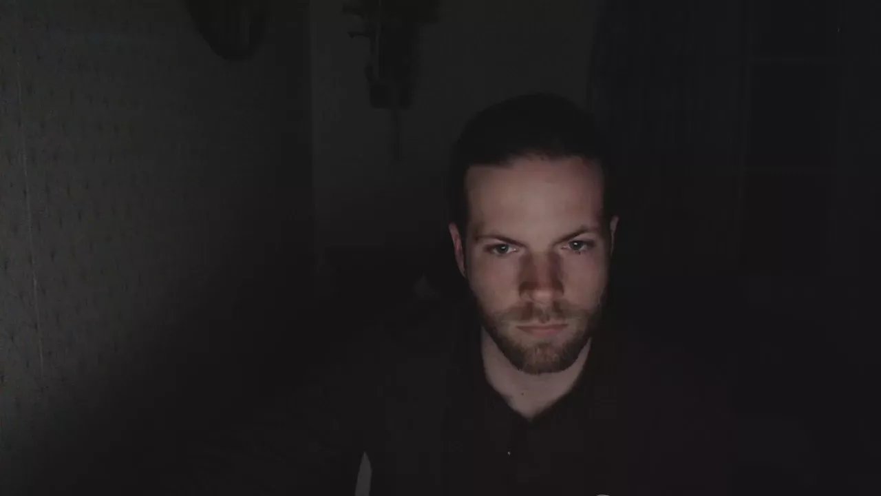 Offline jolicocckfr on Cam4