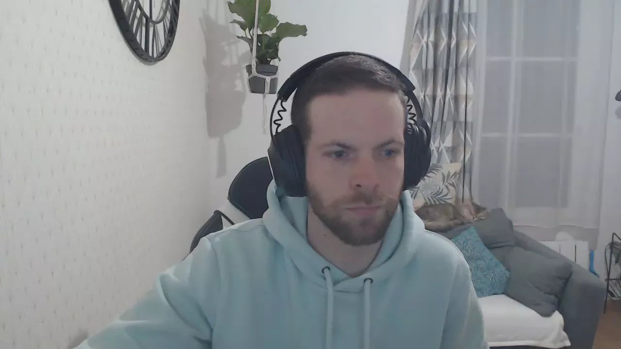 Offline jolicocckfr on Cam4