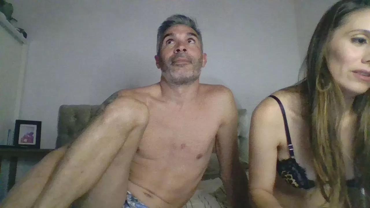 Juanyrooo on Cam4 