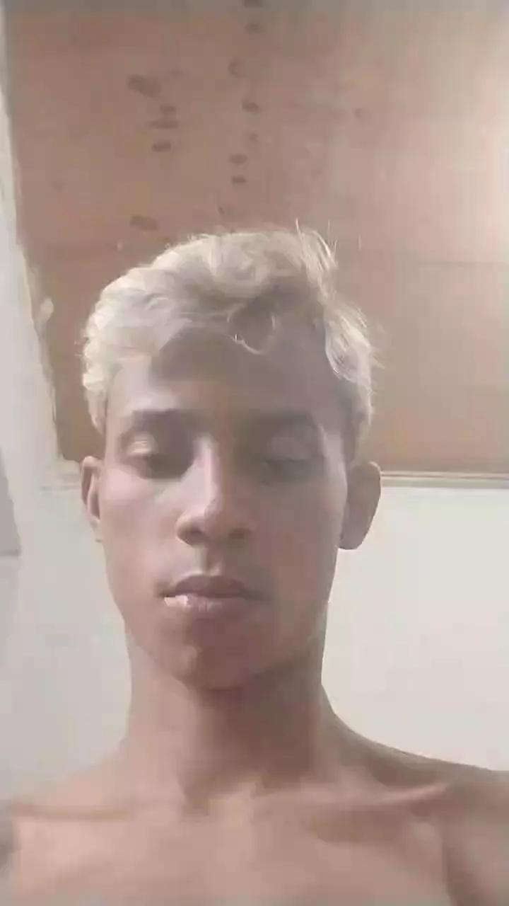 Julioassis on Cam4 