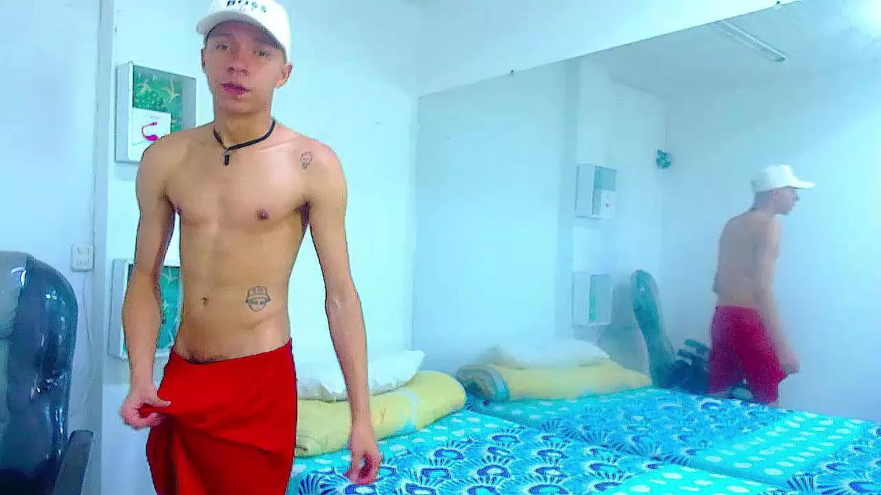 JustinHarrys on Cam4 