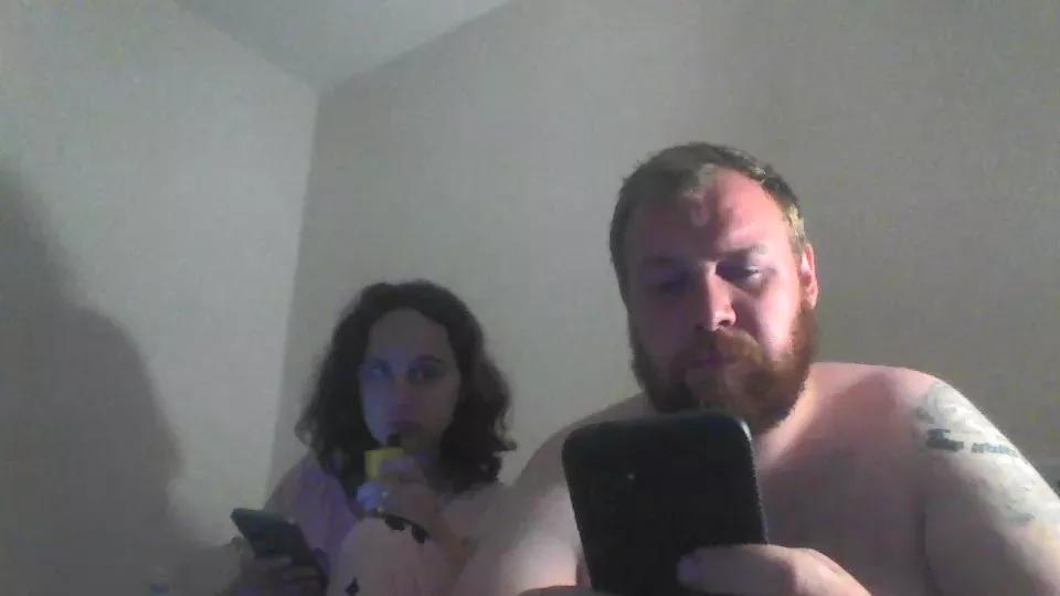 kentishcouple25 on Cam4 
