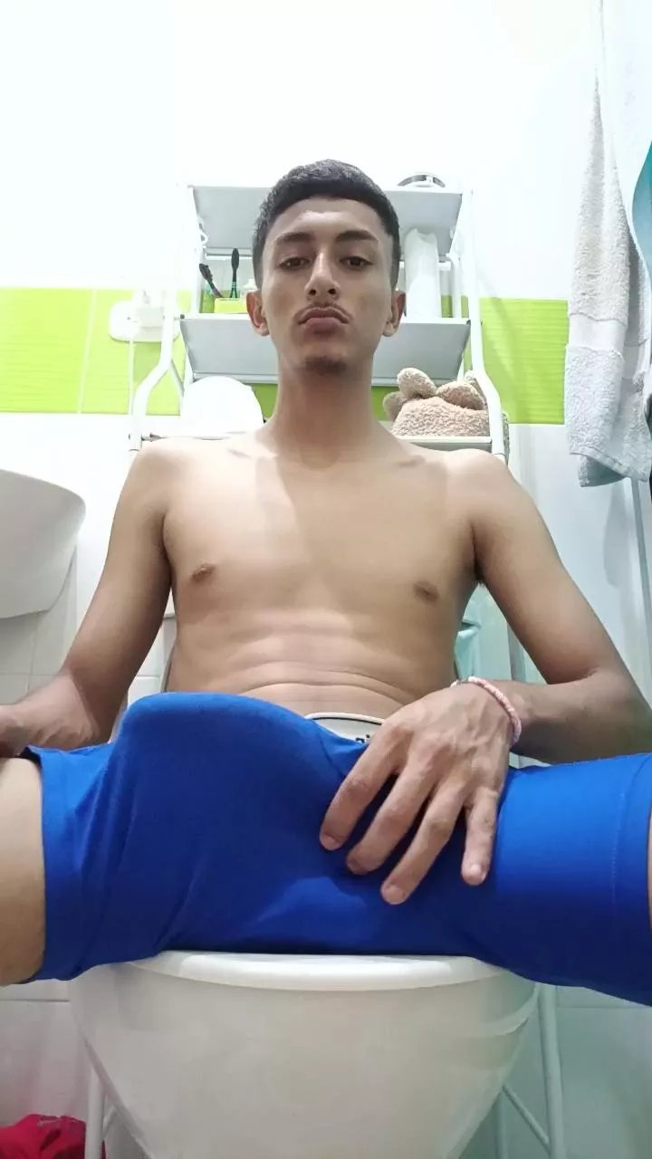 Offline King_Cock7 on Cam4