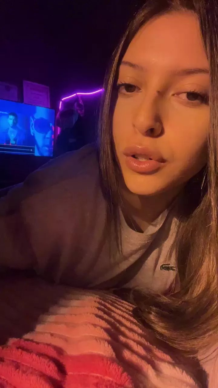 Offline Kiraofarg on Cam4