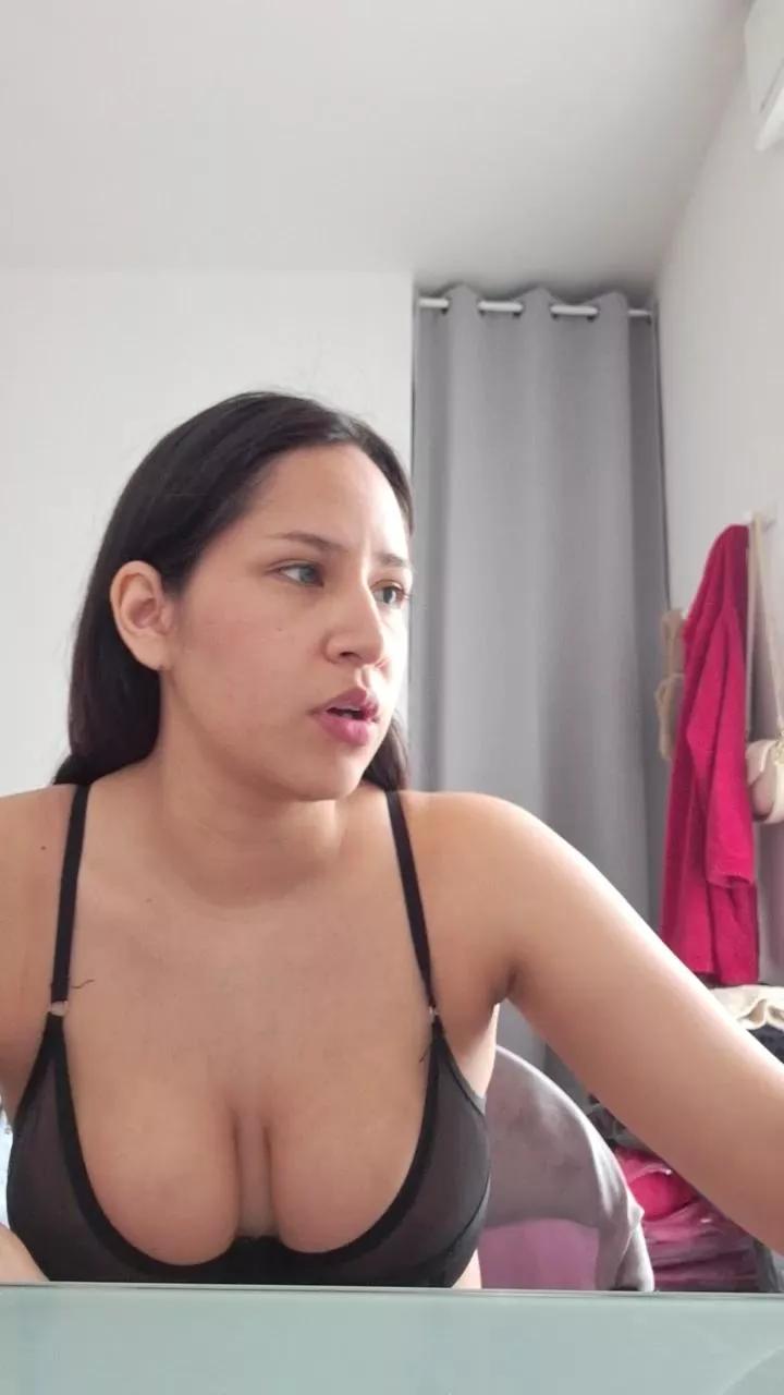 Kittenpurrr on Cam4 