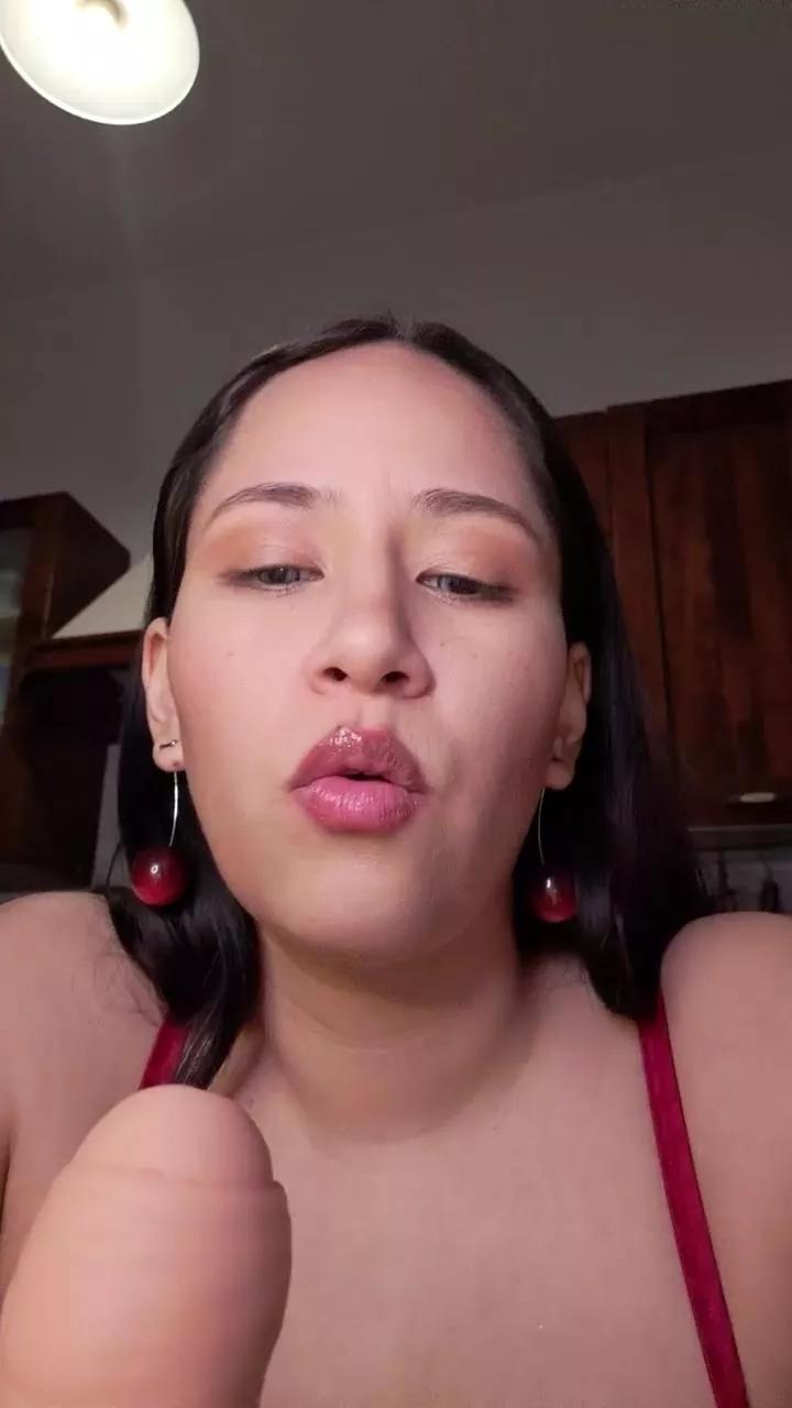 Kittenpurrr on Cam4 