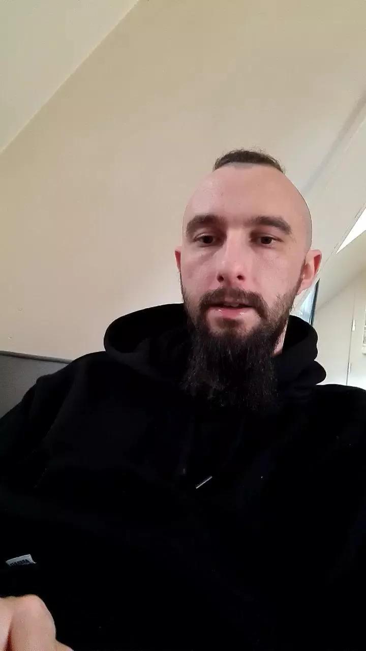 Knutberserker on Cam4 