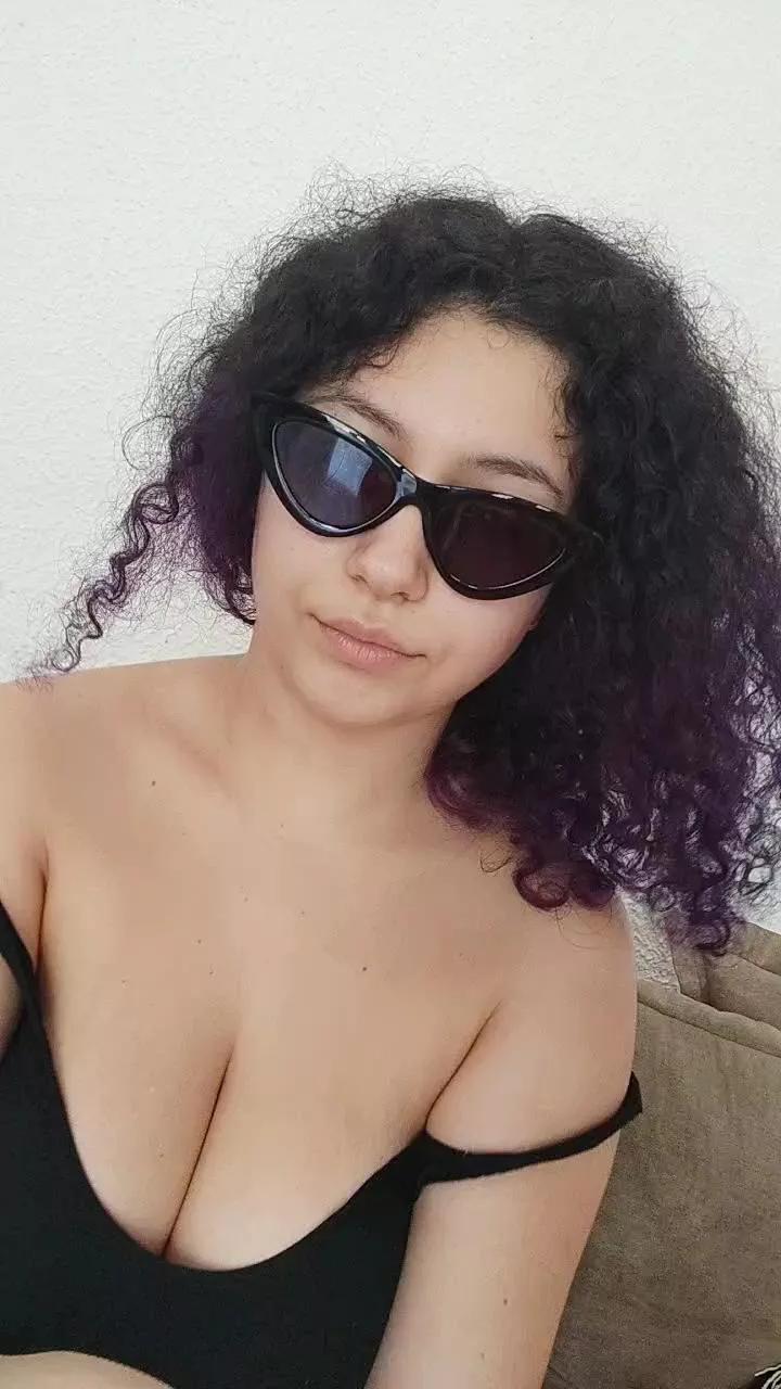 Kogumeladatrixx on Cam4 