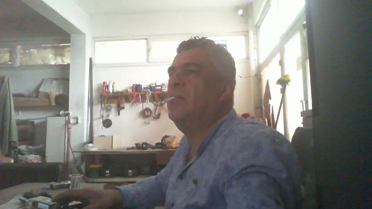 kutsal_adam on Cam4 