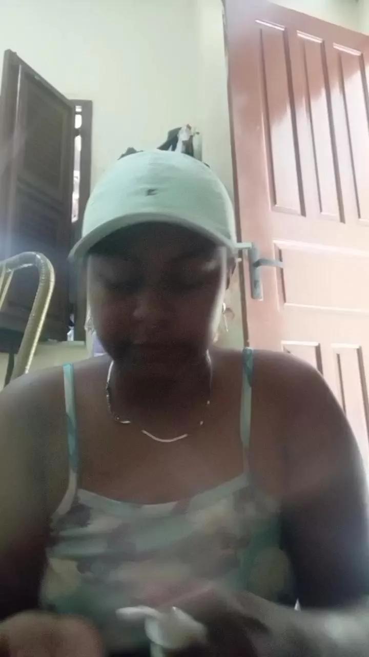 L_Lily on Cam4 